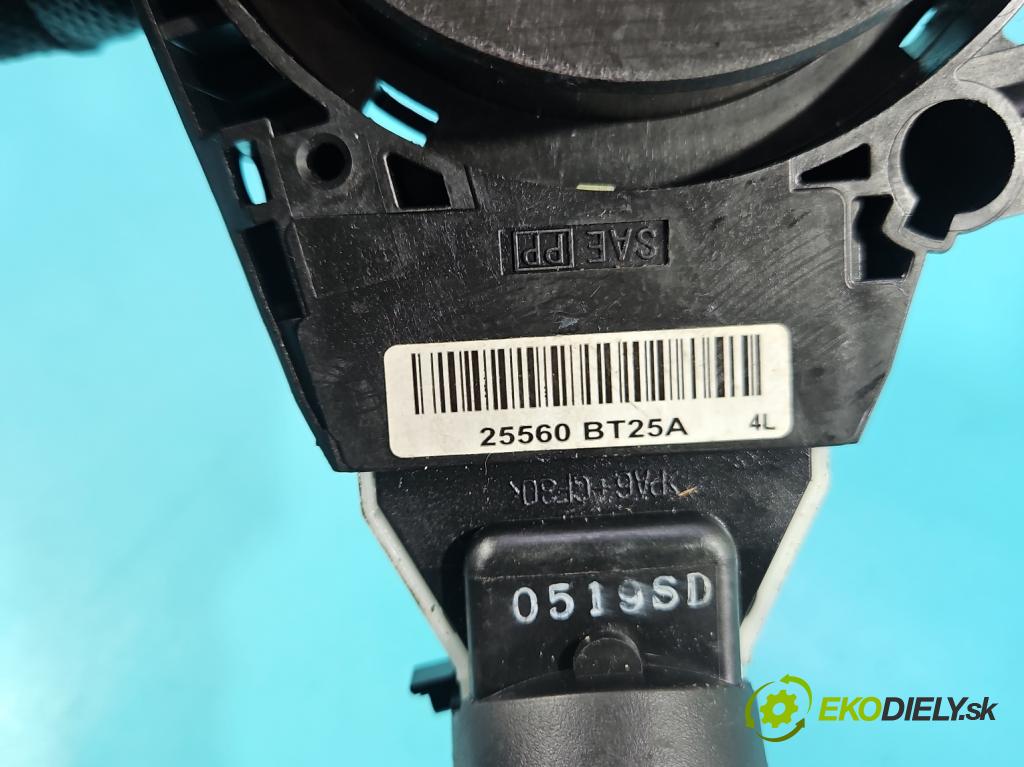 Nissan Qashqai I J10 2006-2013 1.6 16V 114 HP manual 84 kW 1598 cm3 5- prepínač komplex: 25560BT25A (Prepínacie páčky pod volantom)