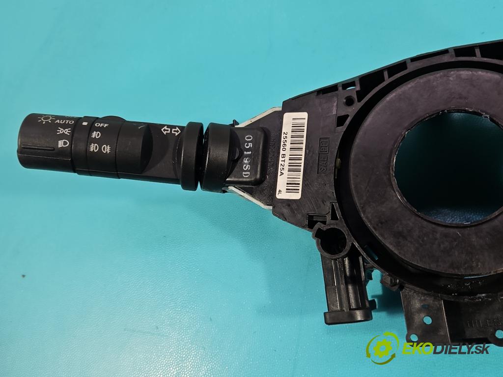Nissan Qashqai I J10 2006-2013 1.6 16V 114 HP manual 84 kW 1598 cm3 5- prepínač komplex: 25560BT25A (Prepínacie páčky pod volantom)