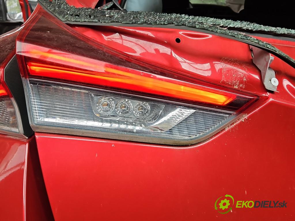 Toyota Auris II 2012-2018 1.6 16V 132  HP manual 97 kW 1598 cm3 5- svetlo / reflektor zadné ľavé kufrové dvere 02-344