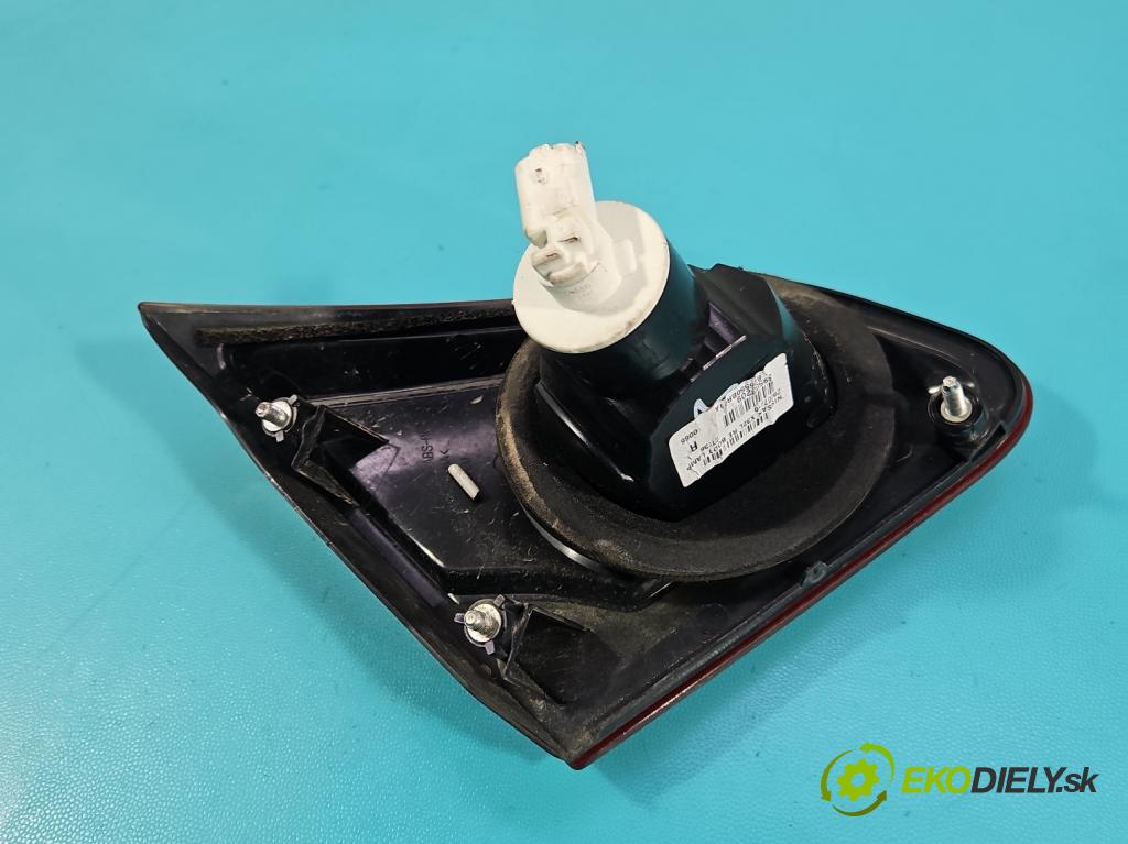 Nissan Qashqai I J10 2006-2013 1.6 16V 114 HP manual 84 kW 1598 cm3 5- svetlo / reflektor zadné pravé 89503209 (Kľučka dverí ostatné)