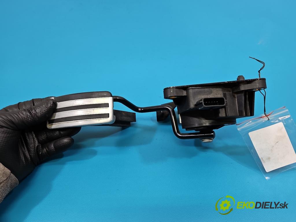 Nissan Qashqai I J10 2006-2013 1.6 16V 114 HP manual 84 kW 1598 cm3 5- pedal plyn potenciometr: