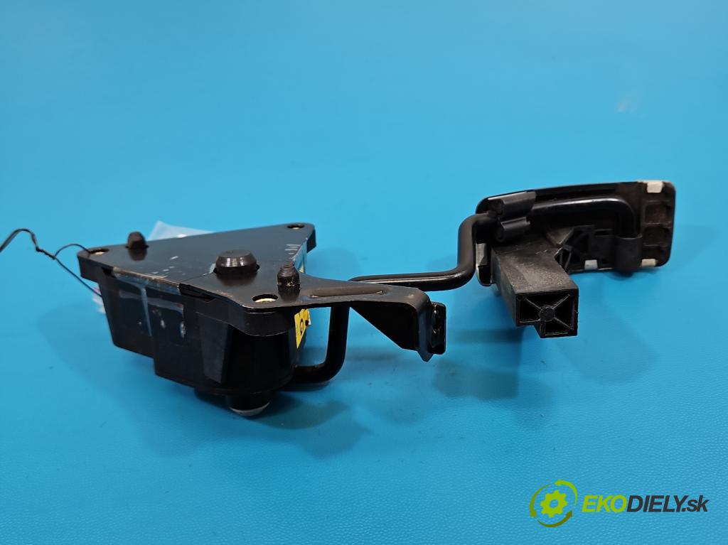 Nissan Qashqai I J10 2006-2013 1.6 16V 114 HP manual 84 kW 1598 cm3 5- pedal plyn potenciometr:
