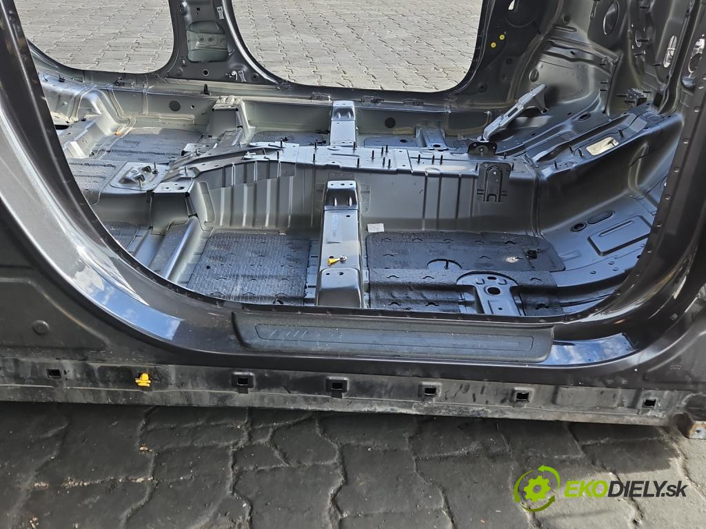 Kia Niro I 2016-2022 1.6 GDI 105 HP automatic 77 kW 1580 cm3 5- Práh: pravý (Karoséria ostatné)