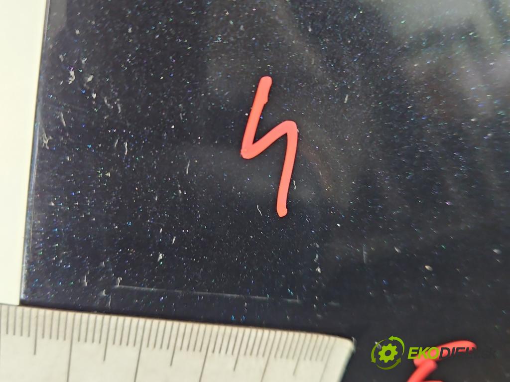 Toyota Verso 2009-2018 2.0 D4D 125 HP manual 92 kW 1998 cm3 5- blatník predné pravý  (Kľučka dverí ostatné)