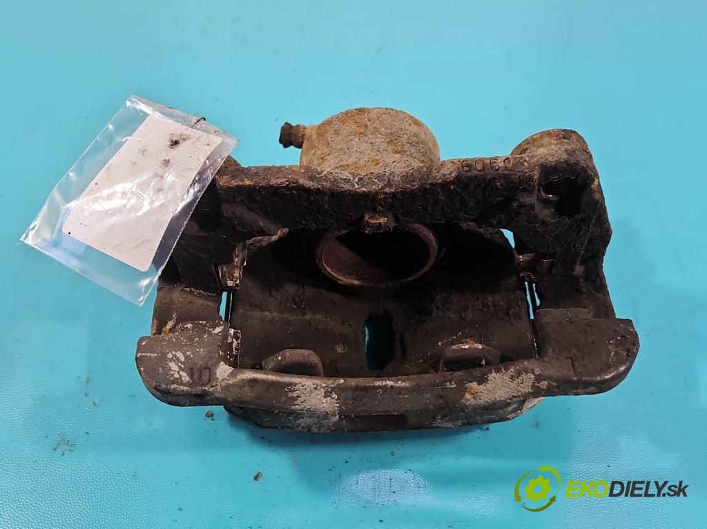 Nissan Qashqai I J10 2006-2013 1.6 16V 114 HP manual 84 kW 1598 cm3 5- brzdič predné ľavý  (Kľučka dverí ostatné)