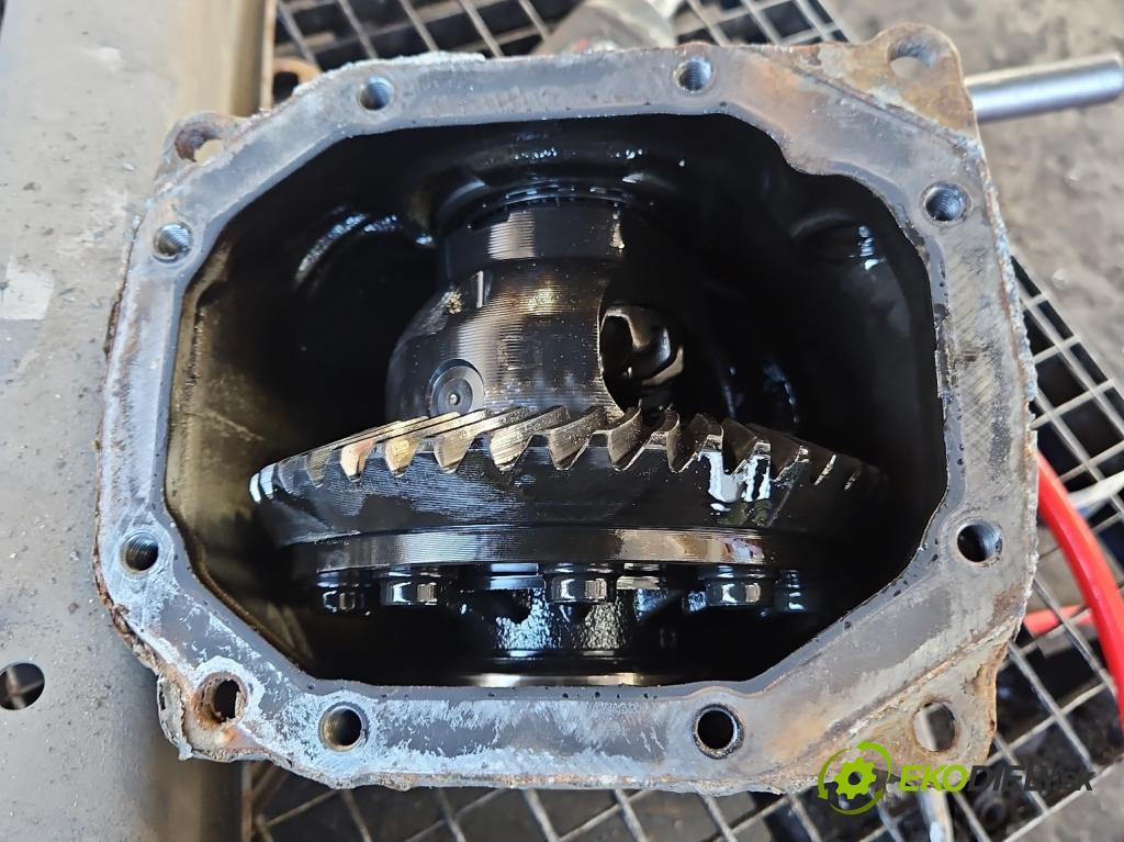 Mercedes C W204 2007-2014 2.2 CDI 136 HP manual 100 kW 2148 cm3 4- Most: zadní: 2043501714