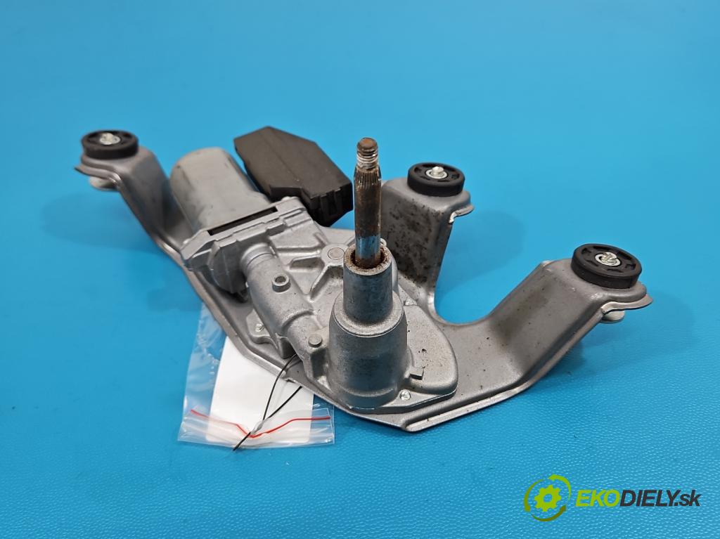 Toyota Verso 2009-2018 2.0 D4D 125 HP manual 92 kW 1998 cm3 5- motor stieračov zadné 85130-0F030
