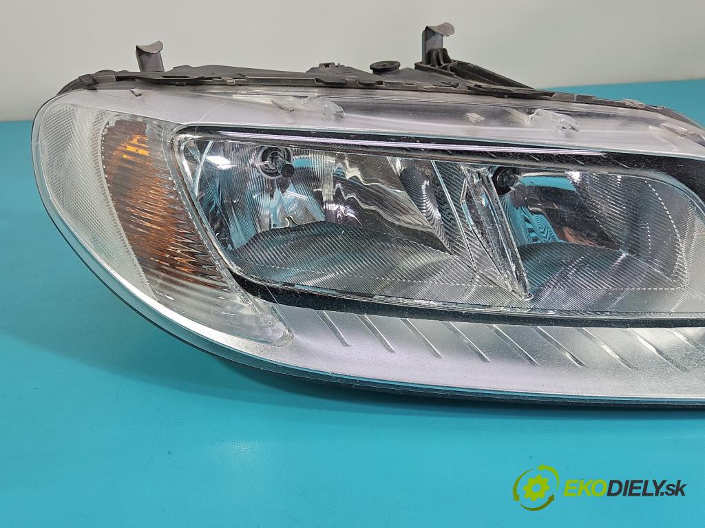 Volvo V70 III 2007-2016 2.0 D4 181KM manual 133 kW 1969 cm3 5- Reflektor: pravý 31420020 (Svetlo predné pravé)