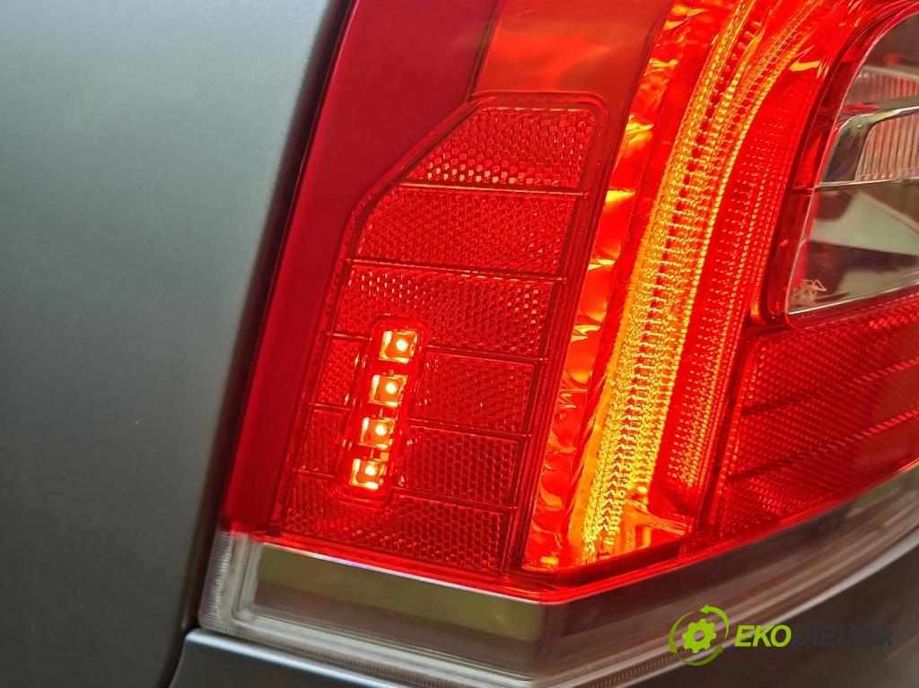 Volvo V70 III 2007-2016 2.0 D4 181KM manual 133 kW 1969 cm3 5- svetlo / reflektor zadné ľavé  (Kľučka dverí ostatné)