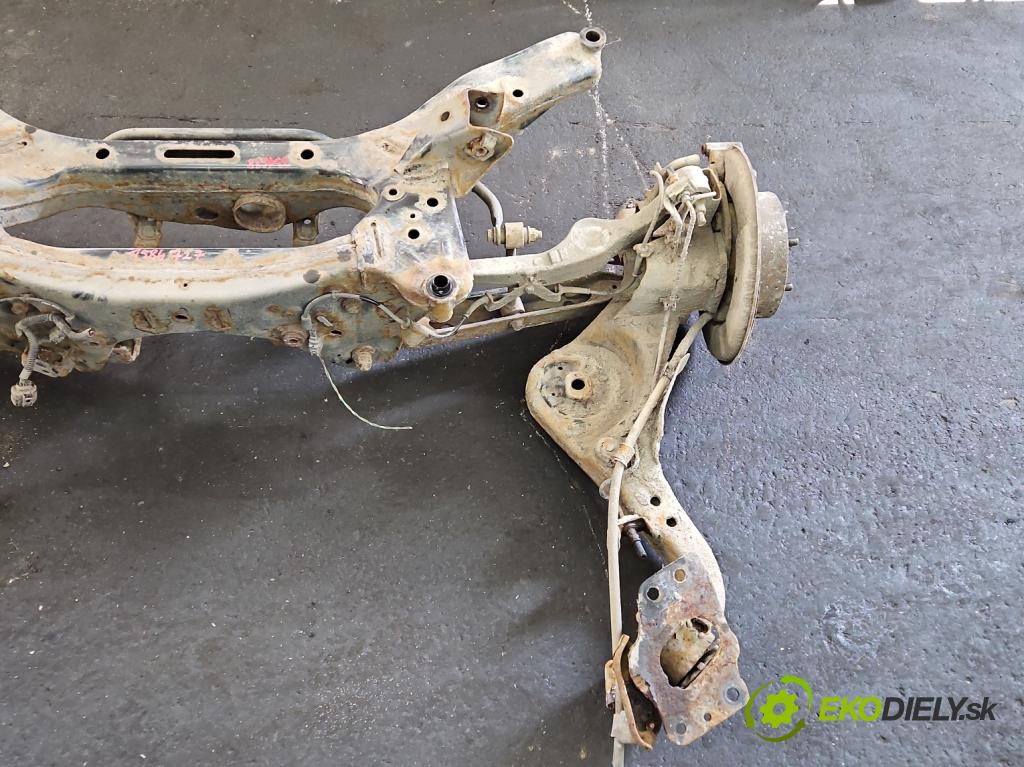 Nissan Qashqai I J10 2006-2013 1.6 16V 114 HP manual 84 kW 1598 cm3 5- zadna výstuha  (Výstuha zadná)
