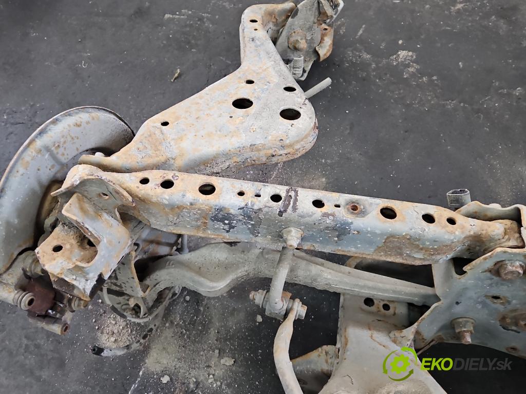 Nissan Qashqai I J10 2006-2013 1.6 16V 114 HP manual 84 kW 1598 cm3 5- zadna výstuha  (Výstuha zadná)