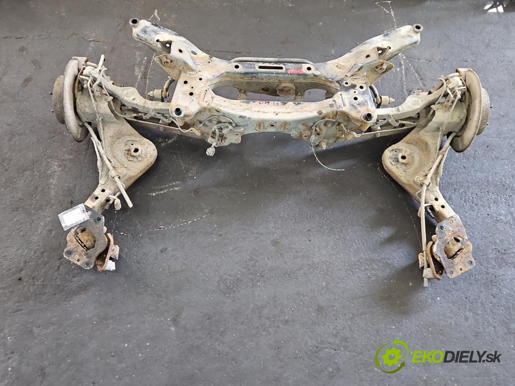 Nissan Qashqai I J10 2006-2013 1.6 16V 114 HP manual 84 kW 1598 cm3 5- zadna výstuha  (Výstuha zadná)