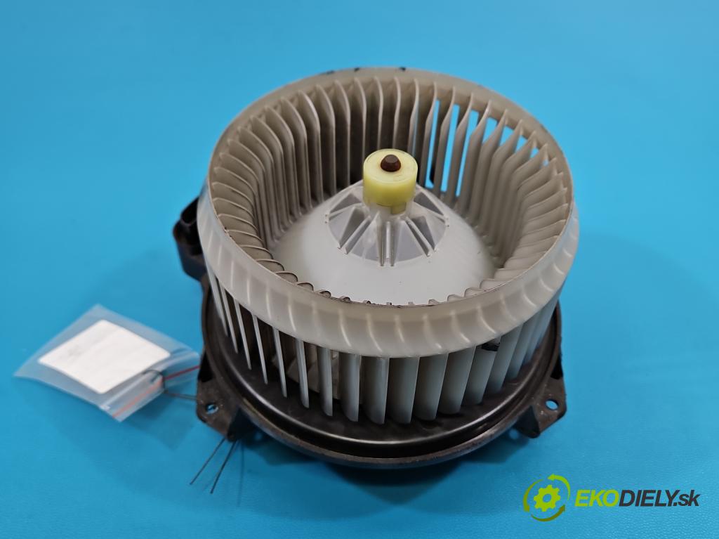 Toyota Auris II 2012-2018 1.6 16V 132  HP manual 97 kW 1598 cm3 5- ventilátor vzduchu AV272700-8085