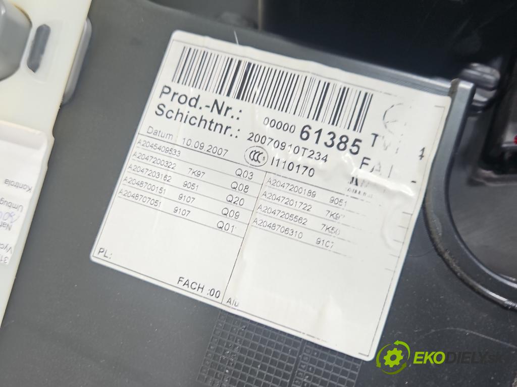 Mercedes C W204 2007-2014 2.2 CDI 136 HP manual 100 kW 2148 cm3 4- Čalounictví: dvere predné ľavé