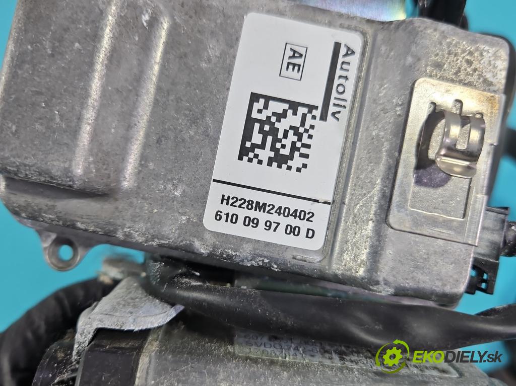 Mercedes C W204 2007-2014 2.2 CDI 136hp manual 100 kW 2148 cm3 4- stěna bezpečnost přední pravý 615275000