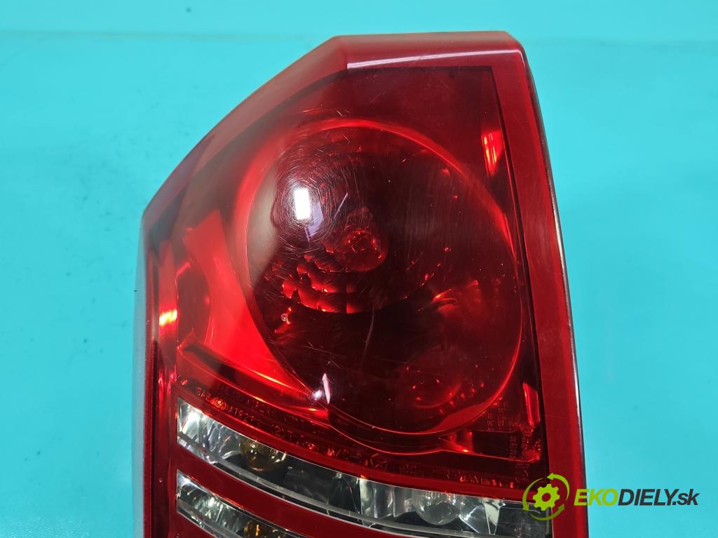 Chrysler 300c 3.0 CRD 218 hp automatic 160 kW 2987 cm3 4- světlo zadní levé blatník: