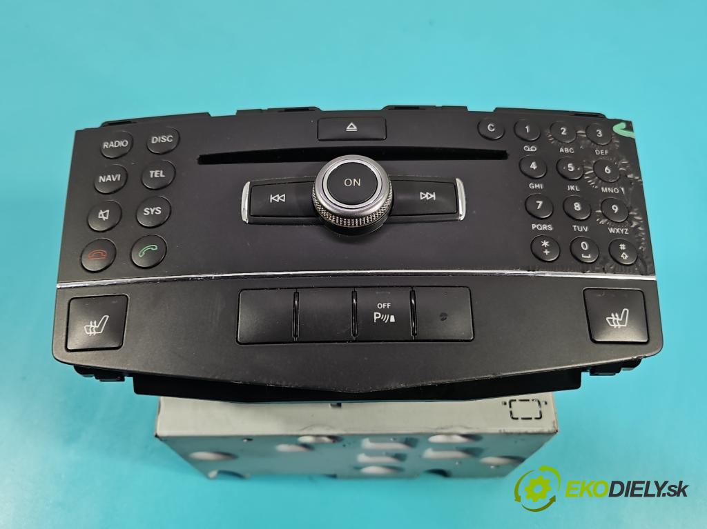 Mercedes C W204 2007-2014 2.2 CDI 136 HP manual 100 kW 2148 cm3 4- Radio originál A2048708990