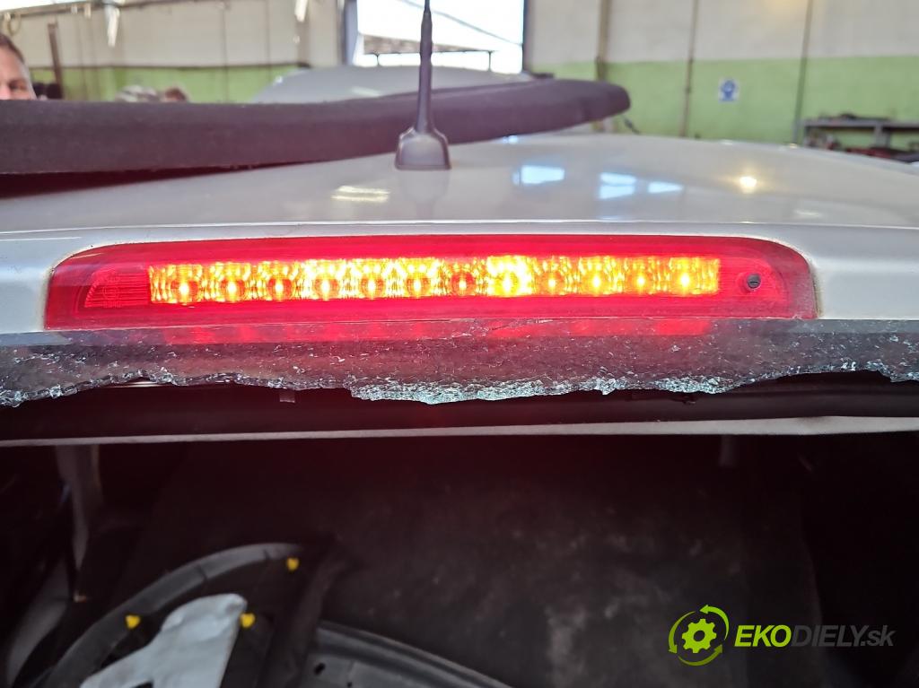 Kia Ceed I 2006-2012 1.6 crdi 90 hp manual 66 kW 1582 cm3 5- světlo: 92701-1H0