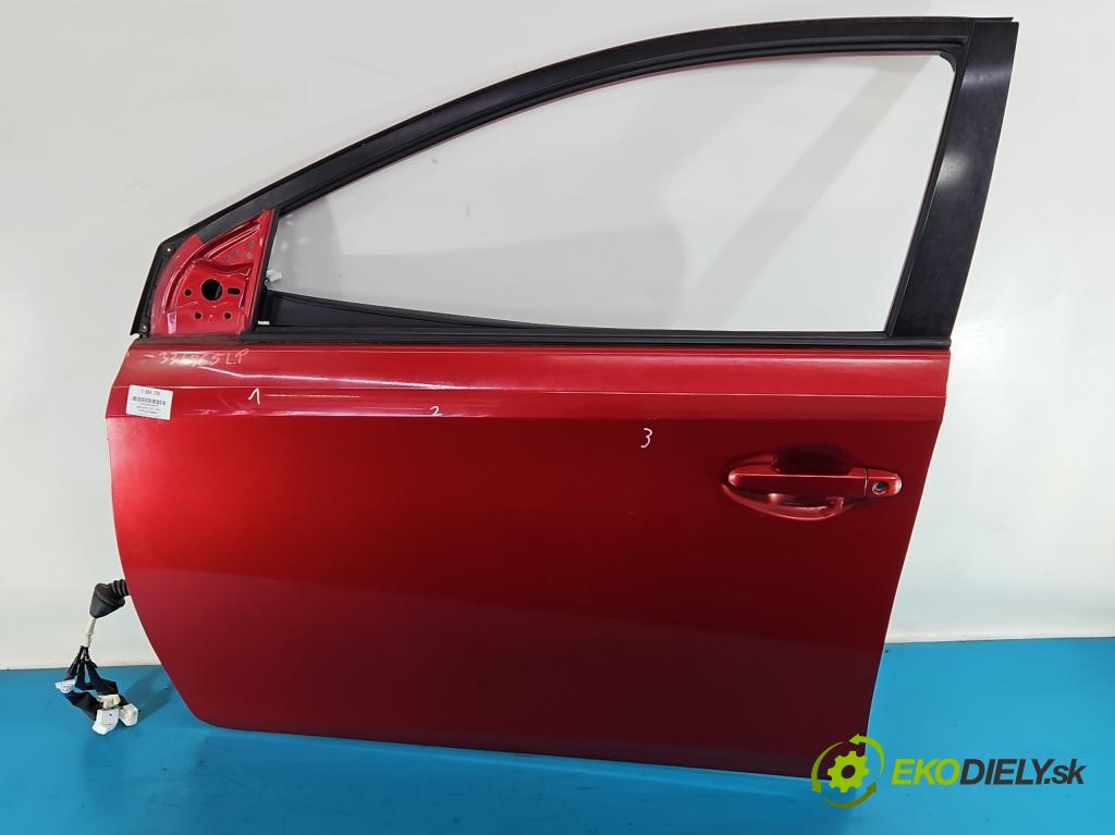 Toyota Auris II 2012-2018 1.6 16V 132  HP manual 97 kW 1598 cm3 5- dvere predné ľavé  (Kľučka dverí ostatné)