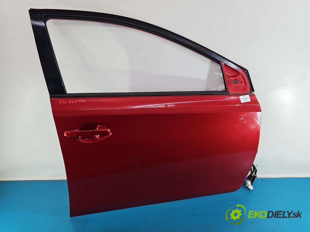 Toyota Auris II 2012-2018 1.6 16V 132  HP manual 97 kW 1598 cm3 5- dvere predné pravé  (Kľučka dverí ostatné)
