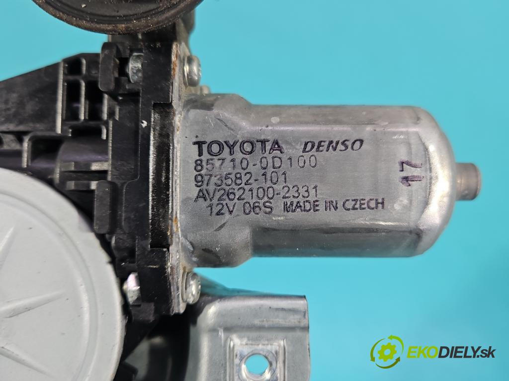 Toyota Auris II 2012-2018 1.6 16V 132  HP manual 97 kW 1598 cm3 5- mechanizmus okna predné pravý 85710-0D100
