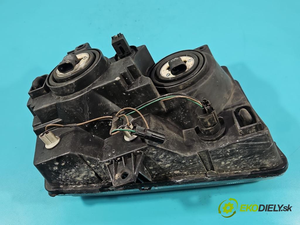 Chrysler 300c 3.0 CRD 218 HP automatic 160 kW 2987 cm3 4- Reflektor: ľavý CS174-B001L (Kľučka dverí ostatné)