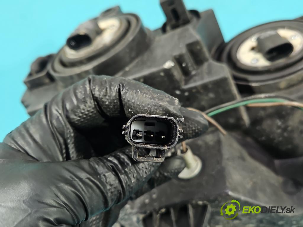 Chrysler 300c 3.0 CRD 218 HP automatic 160 kW 2987 cm3 4- Reflektor: ľavý CS174-B001L (Kľučka dverí ostatné)