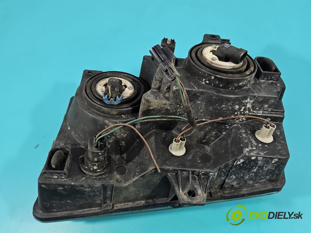 Chrysler 300c 3.0 CRD 218 HP automatic 160 kW 2987 cm3 4- Reflektor: pravý 4600250599 (Svetlo predné pravé)