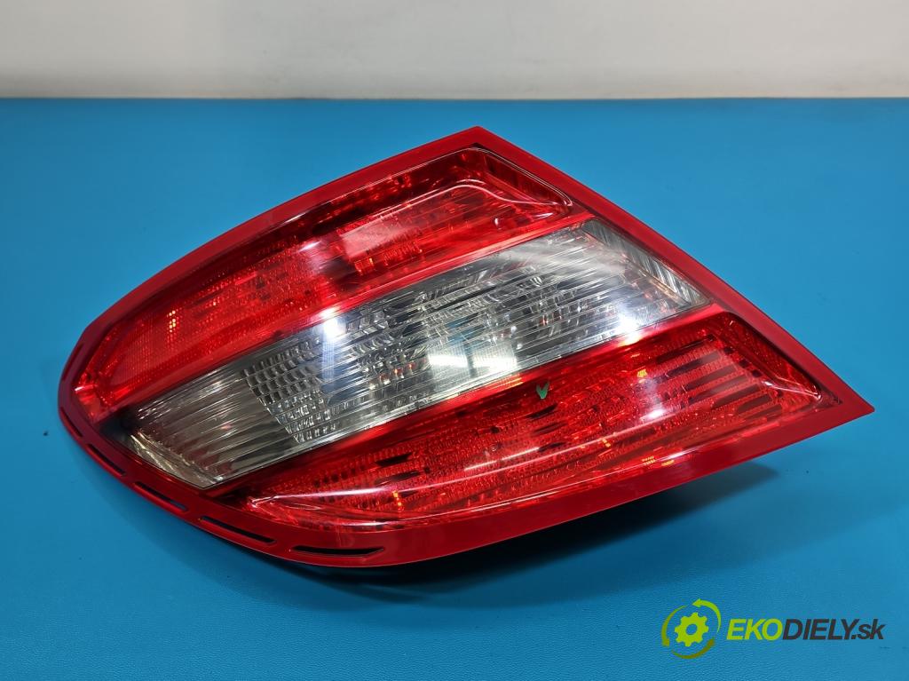 Mercedes C W204 2007-2014 2.2 CDI 136 HP manual 100 kW 2148 cm3 4- svetlo / reflektor zadné ľavé blatník 2048202964