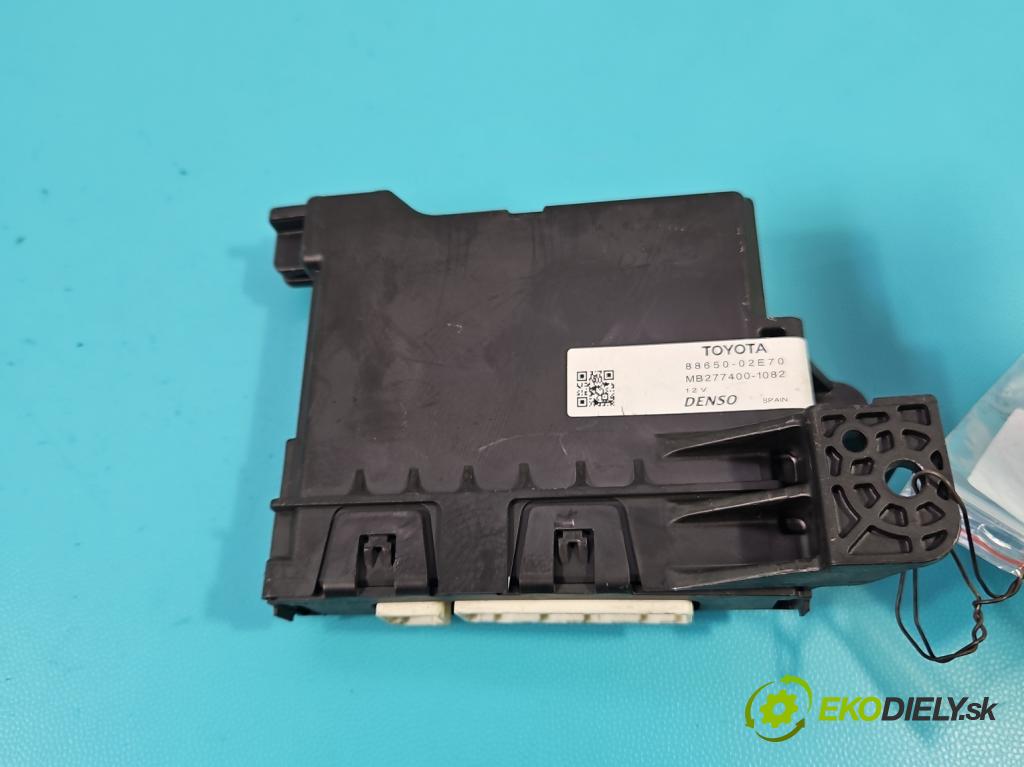 Toyota Auris II 2012-2018 1.6 16V 132  HP manual 97 kW 1598 cm3 5- riadiaca jednotka ostatné 88650-02E70