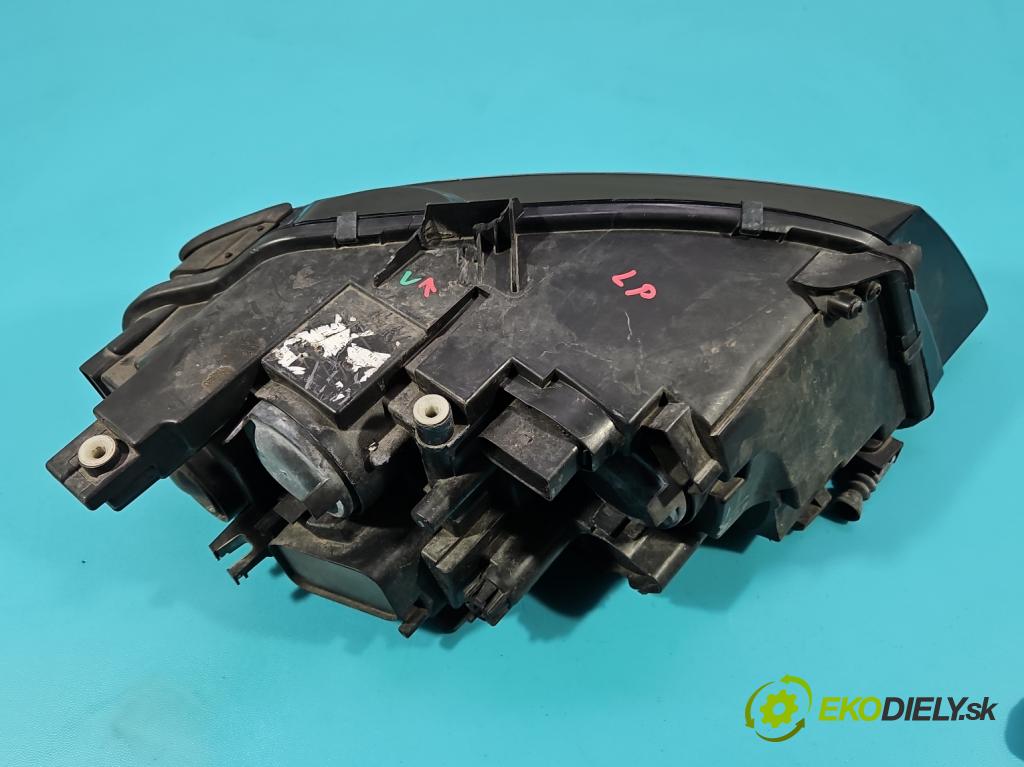 Audi A4 B8 2007-2015 2.0 TFSI 211KM automatic 155 kW 1984 cm3 5- Reflektor: ľavý  (Kľučka dverí ostatné)