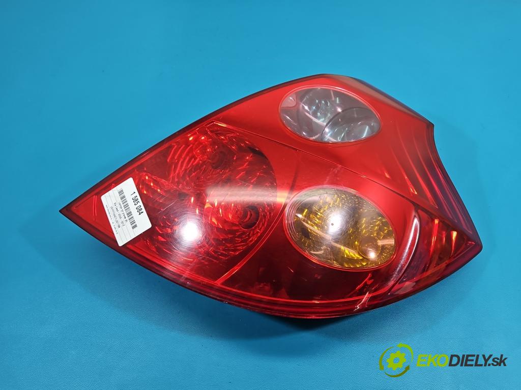 Kia Ceed I 2006-2012 1.6 crdi 90 HP manual 66 kW 1582 cm3 5- svetlo / reflektor zadné pravé 92402-1HO (Kľučka dverí ostatné)