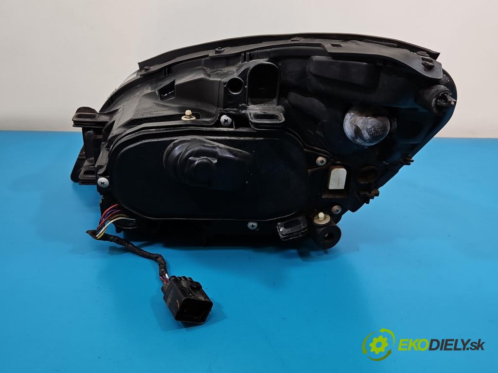 Volvo S60 II 2010-2018 2.5 T5 250 HP automatic 184 kW 2497 cm3 4- Reflektor: pravý  (Svetlo predné pravé)