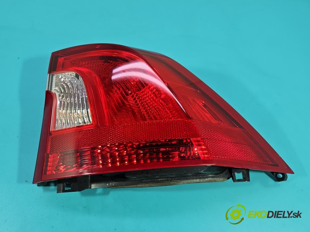 Volvo S60 II 2010-2018 2.5 T5 250 HP automatic 184 kW 2497 cm3 4- svetlo / reflektor zadné pravé 30796268 (Kľučka dverí ostatné)