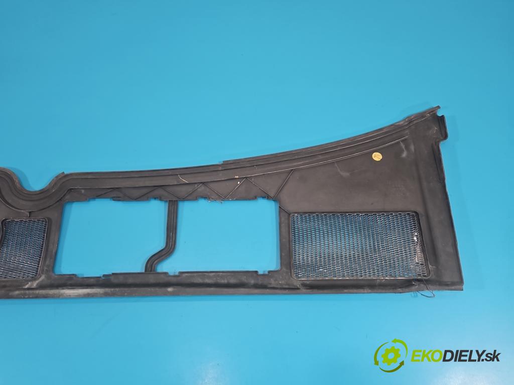 Audi A4 B6 2000-2004 1.9 tdi 131 HP manual 96 kW 1896 cm3 5- torpédo 8E1819417B (Torpédo (plast pod čelným sklom))