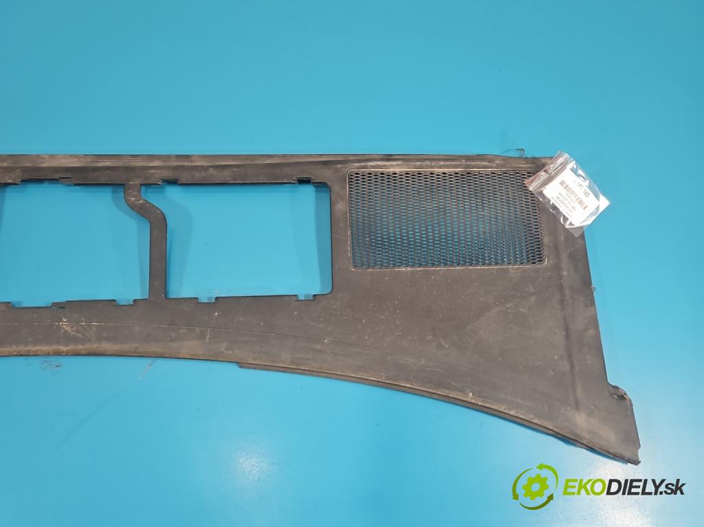 Audi A4 B6 2000-2004 1.9 tdi 131 HP manual 96 kW 1896 cm3 5- torpédo 8E1819417B (Torpédo (plast pod čelným sklom))