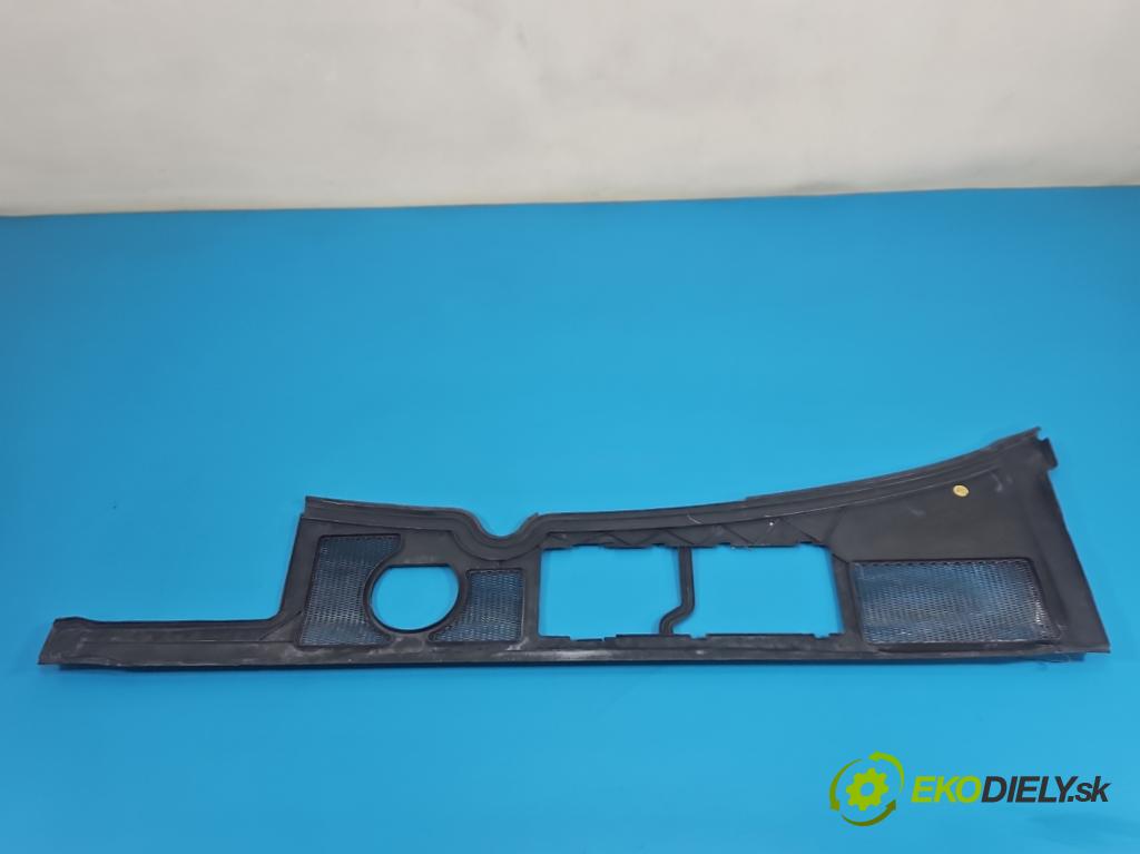Audi A4 B6 2000-2004 1.9 tdi 131 HP manual 96 kW 1896 cm3 5- torpédo 8E1819417B (Torpédo (plast pod čelným sklom))