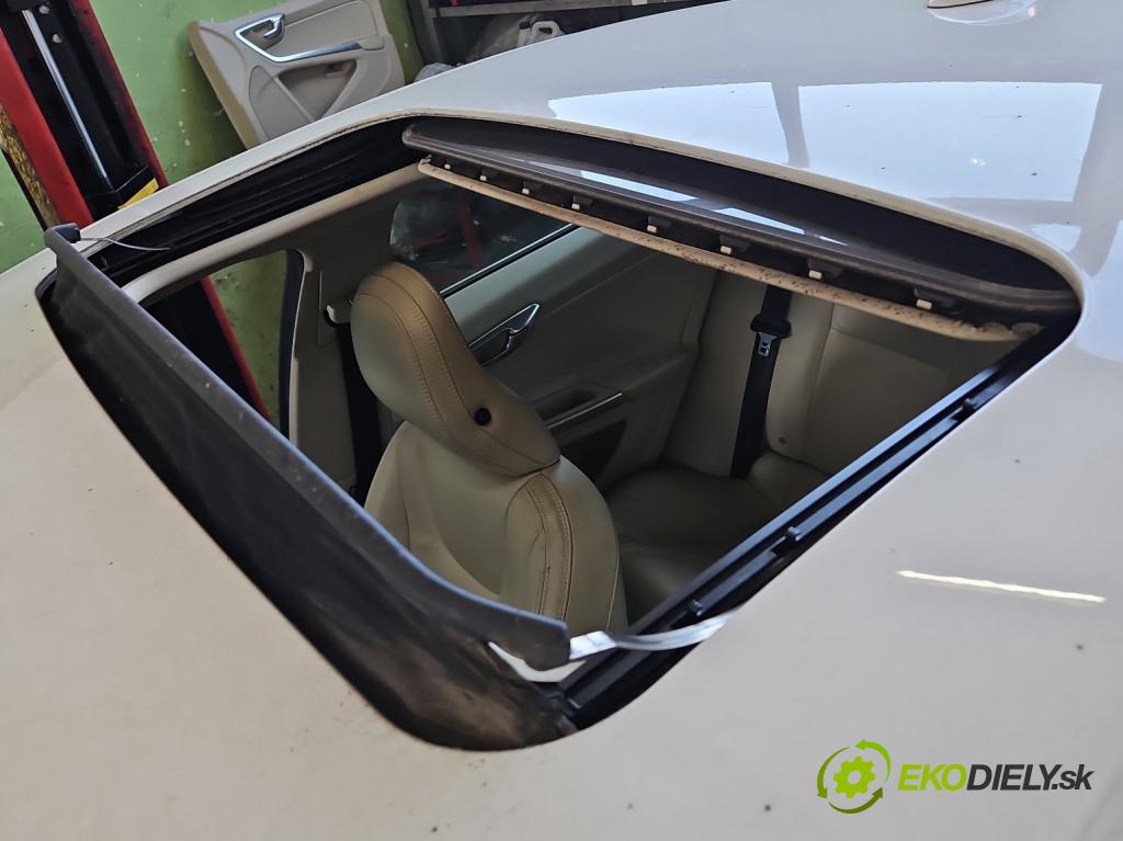 Volvo S60 II 2010-2018 2.5 T5 250 hp automatic 184 kW 2497 cm3 4- Střešní okno:  (Sklo karoserie)