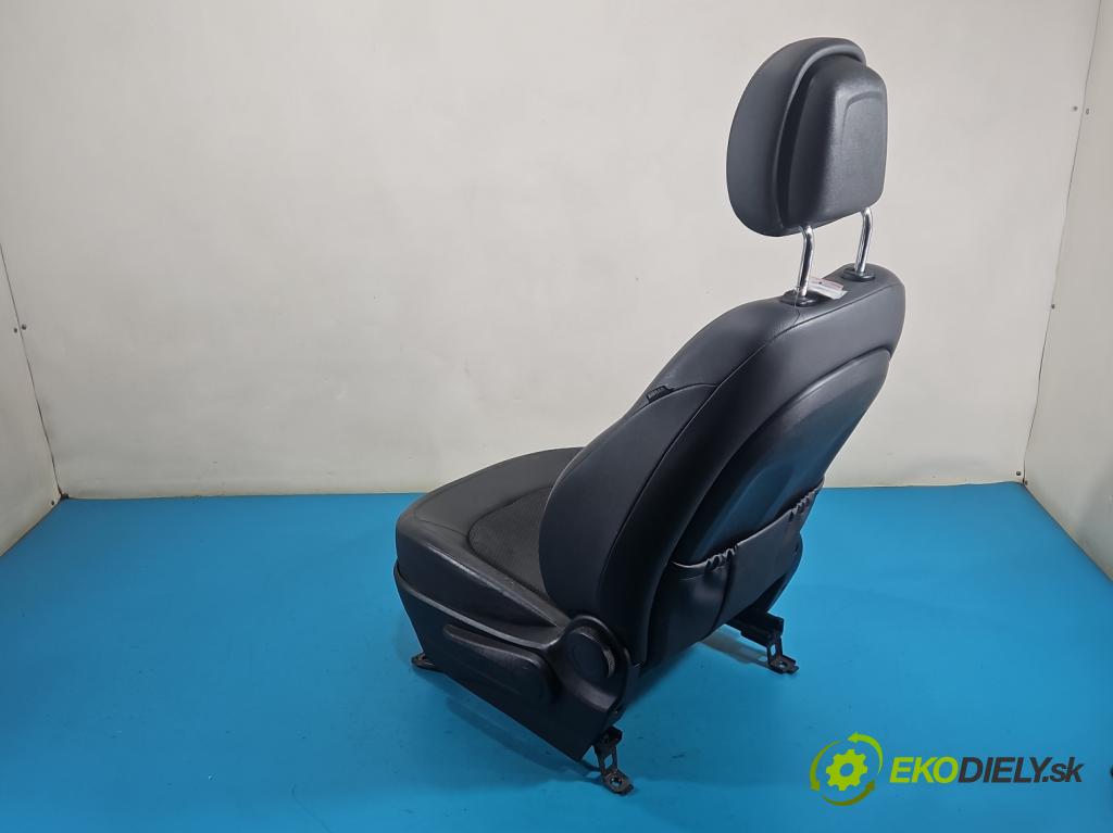 Hyundai Ix35 2.0 crdi 184hp manual 135 kW 1995 cm3 5- sedačke: komplet