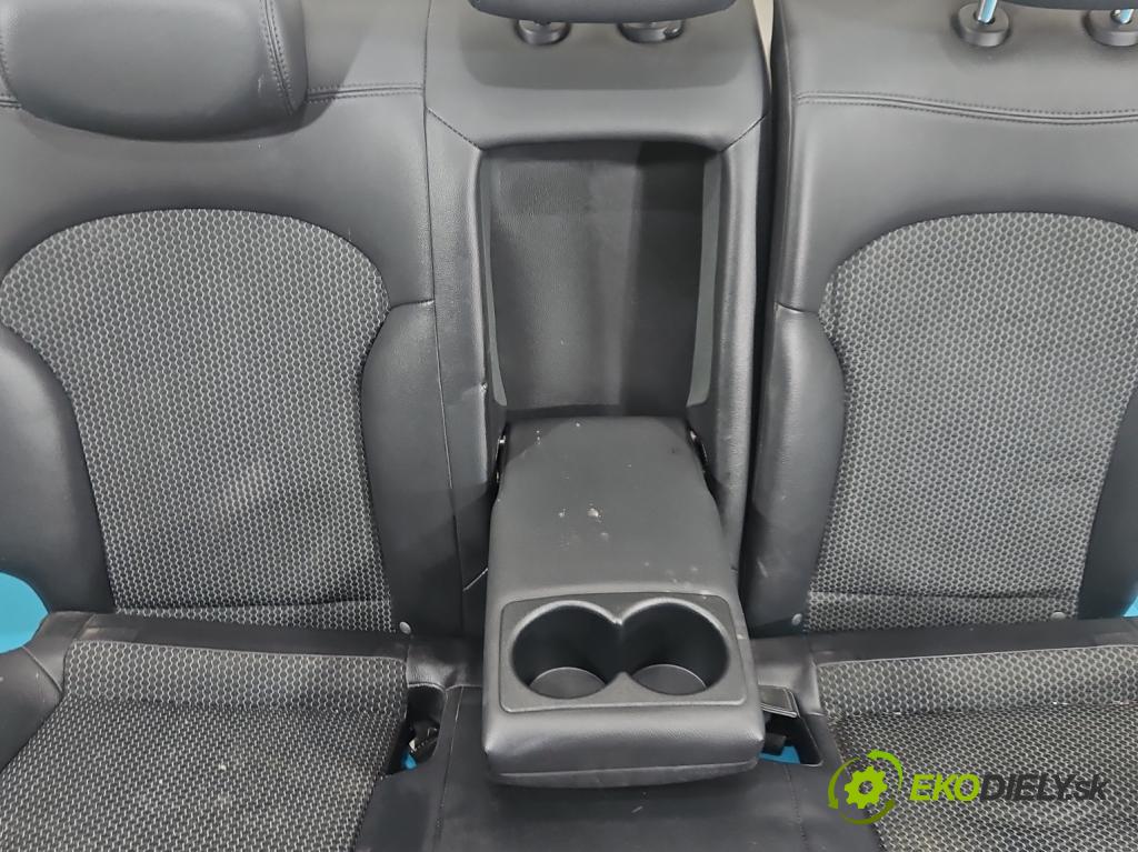 Hyundai Ix35 2.0 crdi 184hp manual 135 kW 1995 cm3 5- sedačke: komplet