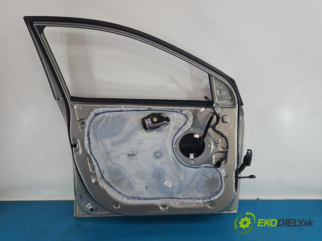 Hyundai Ix35 2.0 crdi 184hp manual 135 kW 1995 cm3 5- dvere predné ľavé (Kľučka dverí ostatné)