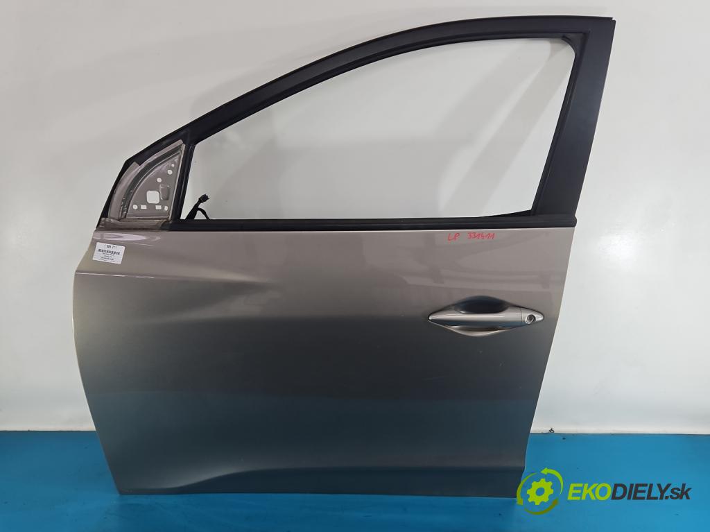 Hyundai Ix35 2.0 crdi 184 hp manual 135 kW 1995 cm3 5- dveře přední levé  (Klika dveří ostatní)