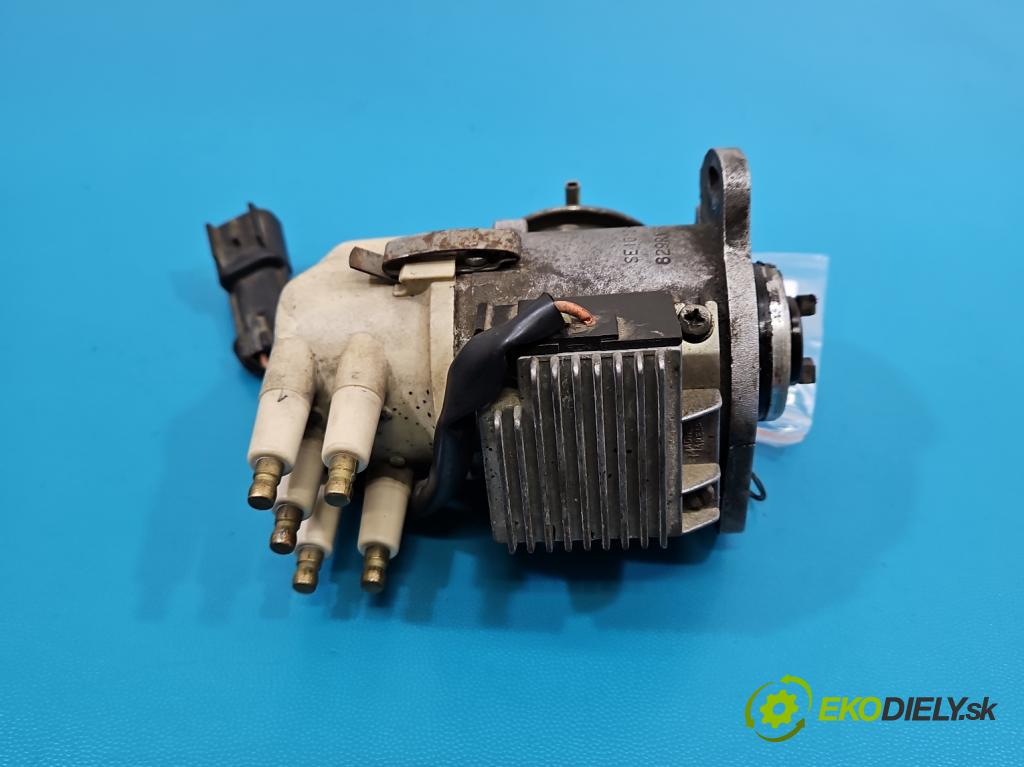 Fiat Uno 1.0 8V 46KM manual 34 kW 999 cm3 3- rozdeľovač  (Rozdeľovač)