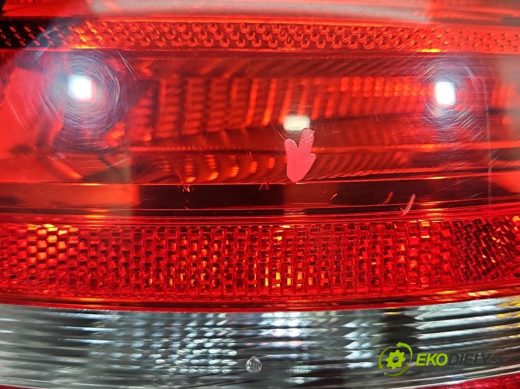 Audi A4 B8 2007-2015 2.0 TFSI 211KM automatic 155 kW 1984 cm3 5- svetlo / reflektor zadné pravé 8K9945096 (Kľučka dverí ostatné)