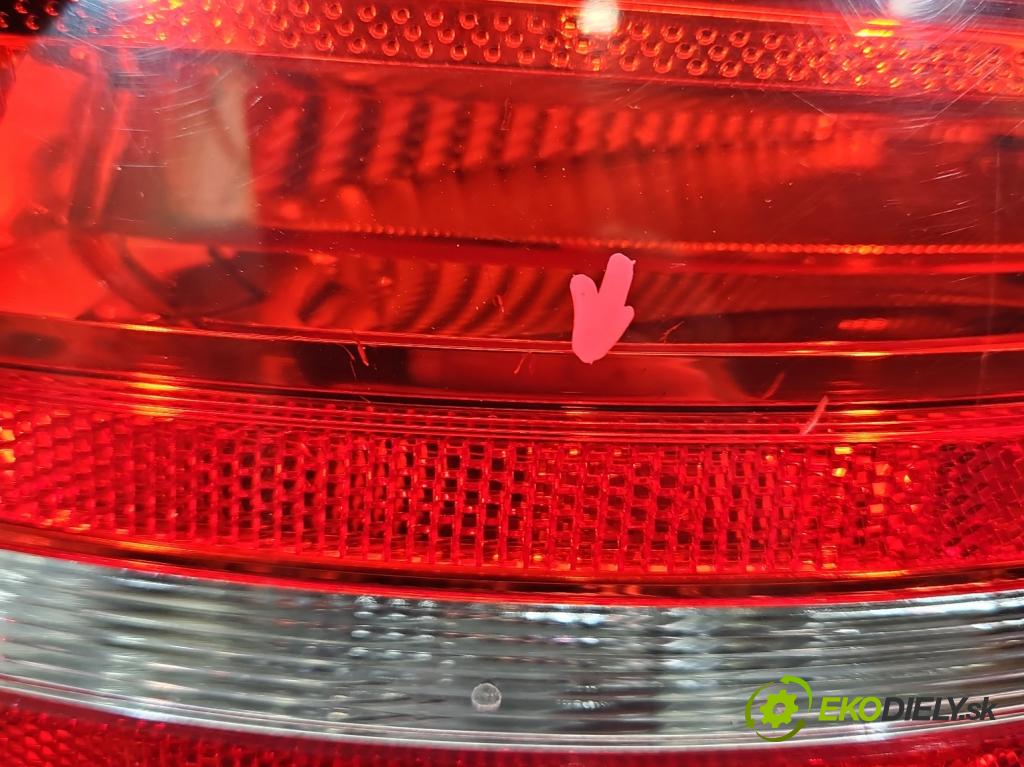 Audi A4 B8 2007-2015 2.0 TFSI 211KM automatic 155 kW 1984 cm3 5- svetlo / reflektor zadné pravé 8K9945096 (Kľučka dverí ostatné)