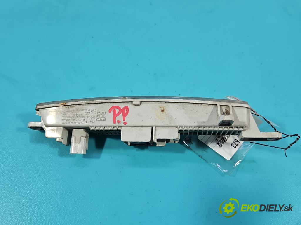 Peugeot 301 1.6 hdi 99 HP manual 73 kW 1560 cm3 4- Svetlo: prevádzky pravé 9802795580