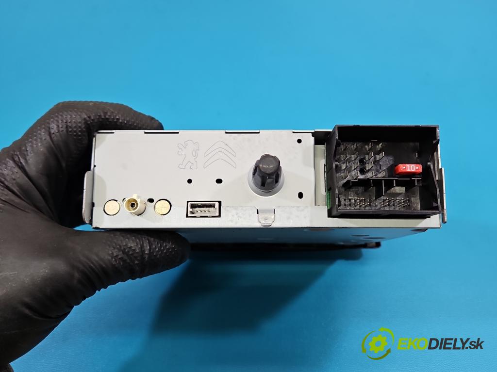 Peugeot 301 1.6 hdi 99 HP manual 73 kW 1560 cm3 4- Radio originál 98134281ZD