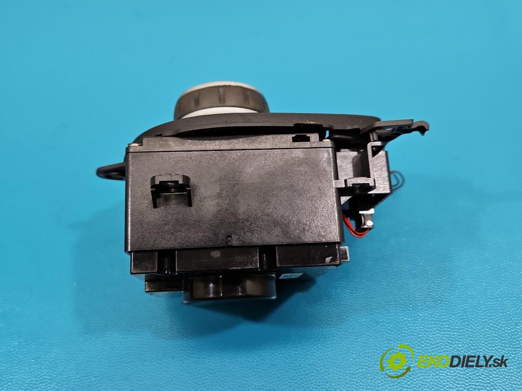 Bmw 3 E90 2005-2013 3.0d 231 HP automatic 170 kW 2993 cm3 5- prepínač rádio: navigácie 9125348