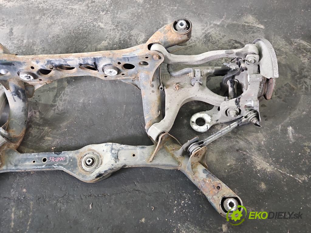 Audi A5 8T 2007-2016 2.0 TFSI 211KM automatic 155 kW 1984 cm3 2- zadní výztuha  (Zadní výztuha)