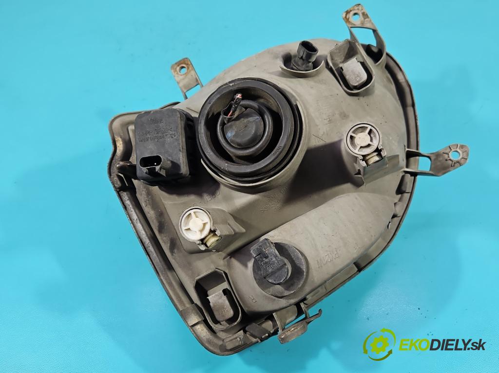 Suzuki Wagon R+ 1.3 16V 76 HP manual 56 kW 1298 cm3 5- Reflektor: pravý  (Svetlo predné pravé)